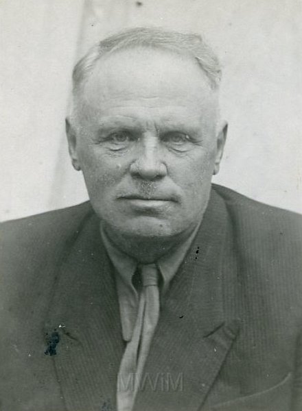 KKE 4624.jpg - Fot. Portret. Karol Jarzynowski – dziadek Marii Jolanty Mierzejewskiej (z domu Jarzynowska), Milewo, lata 70-te XX wieku.